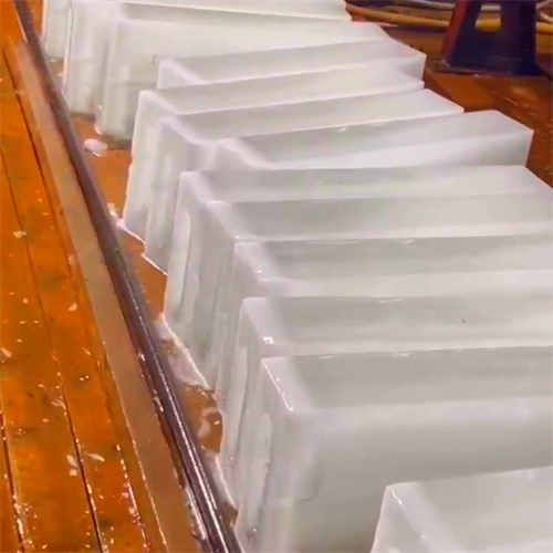 闵行夏季防暑降温新选择：大冰块降温，良臣制冰厂